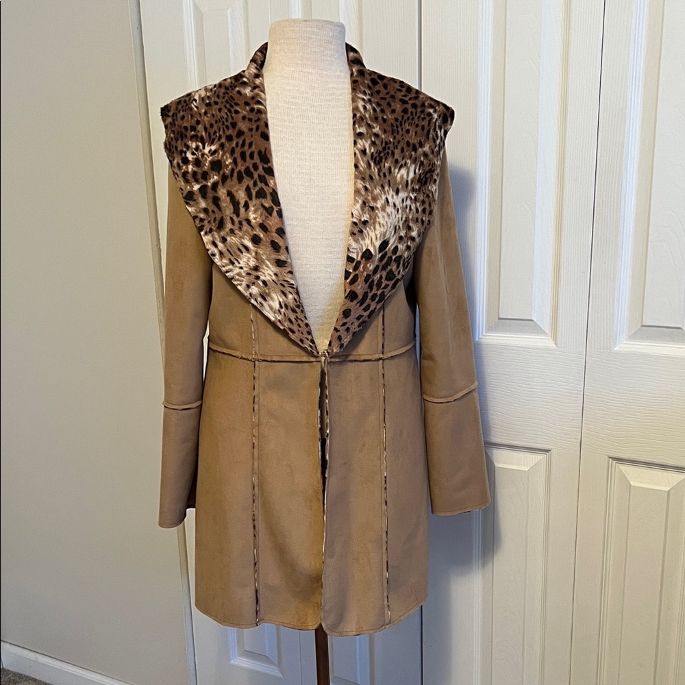 Coldwater Creek Womens Snow Leopard Print Collar Tan Faux Suede Coat Size Medium